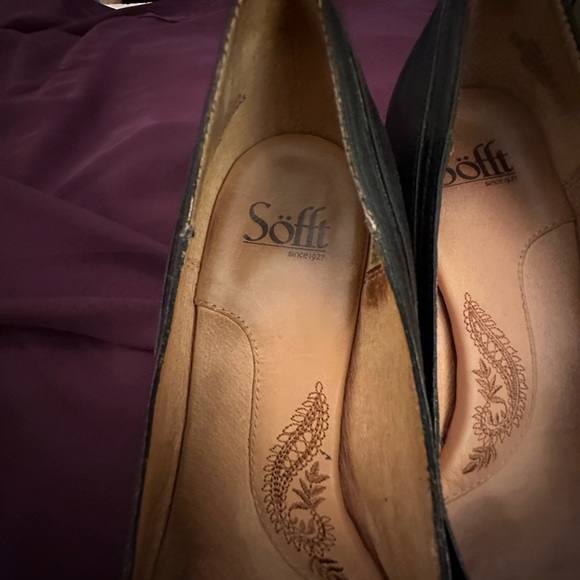 Sofft “Tamryn” Black Leather Round-Toe Pumps. Size 8.5. - Picture 4 of 5